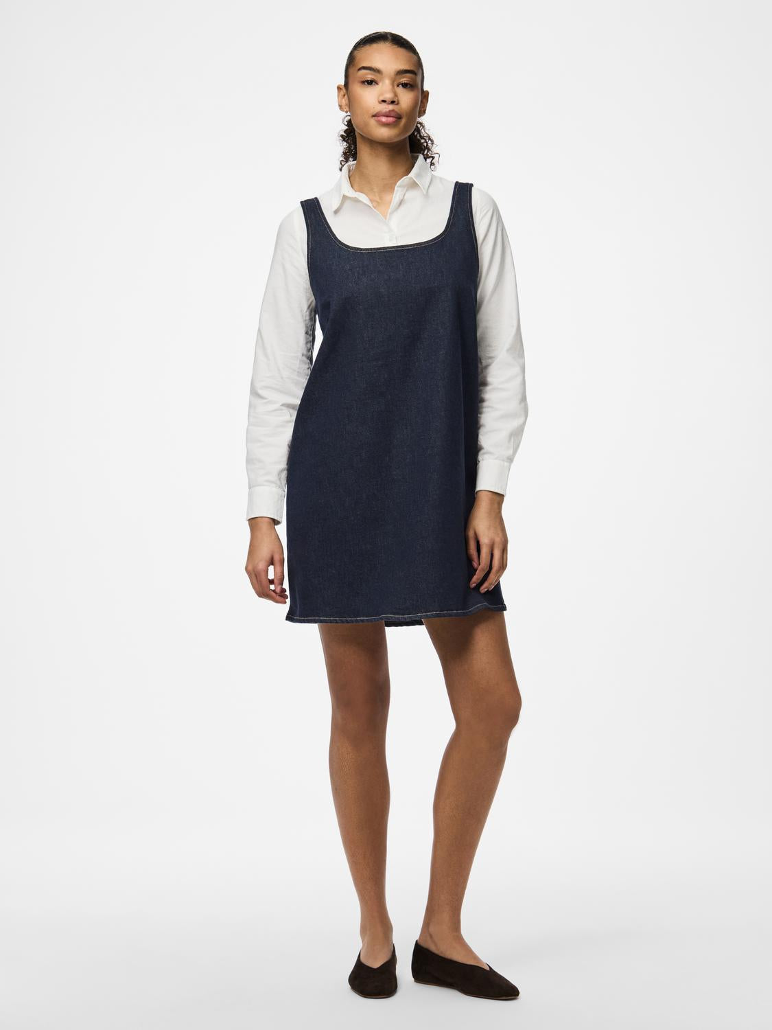 model_shot-front_full